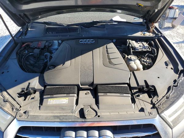 2017 AUDI Q7 quattro Premium Plus