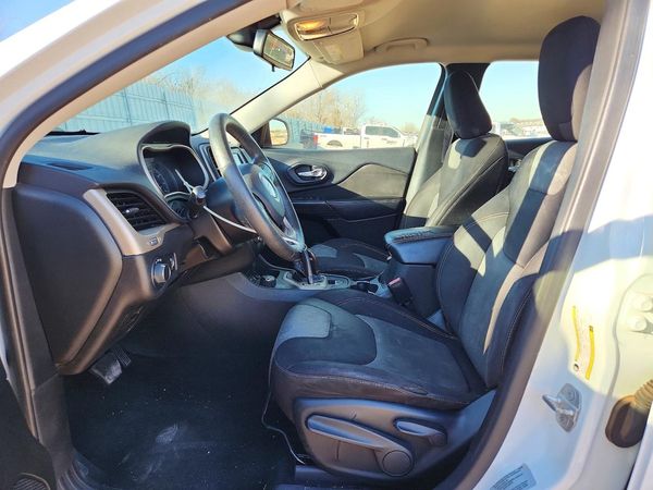 2015 JEEP CHEROKEE SPORT 4X4