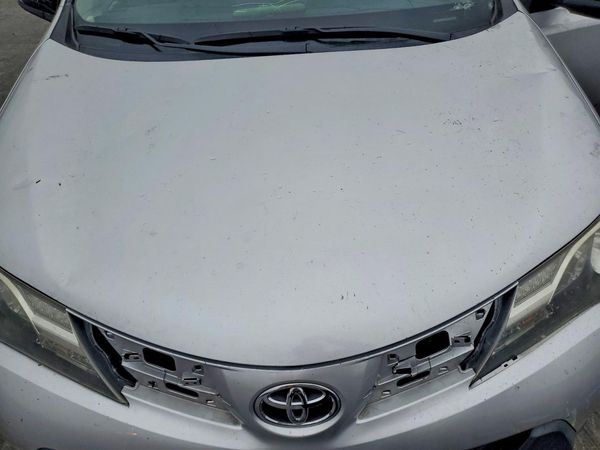 2015 TOYOTA RAV4 XLE (M Grade) — Engine bay