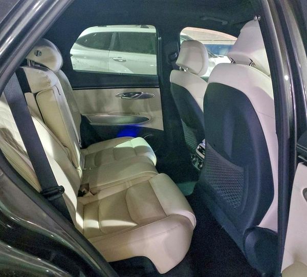 2024 GENESIS GV70