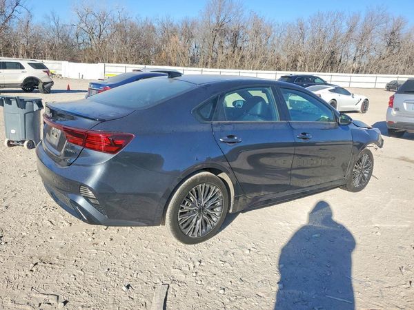 2024 KIA FORTE GT Line