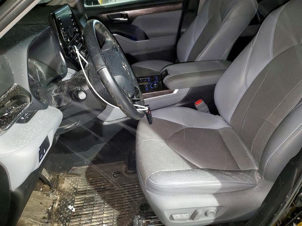 2020 TOYOTA HIGHLANDER Limited
