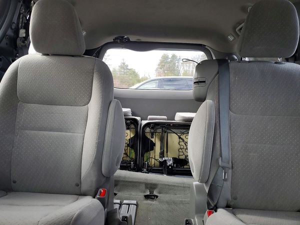 2019 TOYOTA SIENNA LE