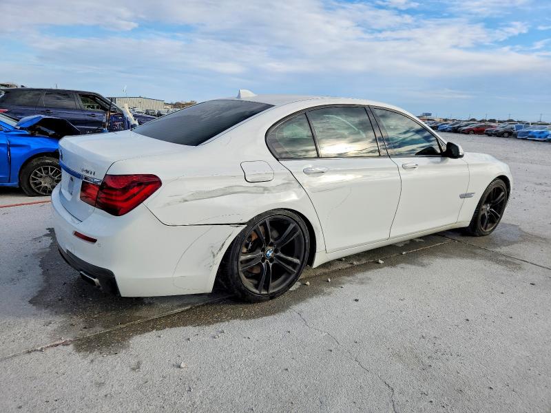 2014 BMW 740i