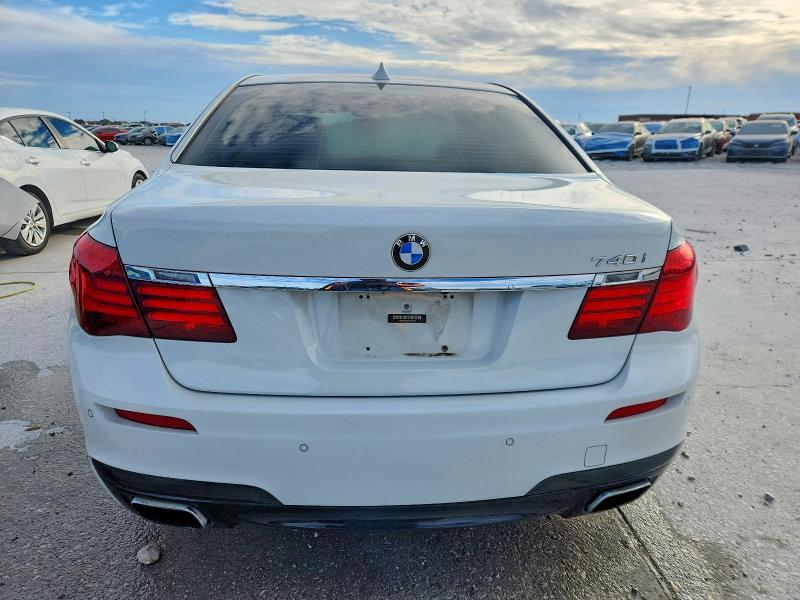 2014 BMW 740i