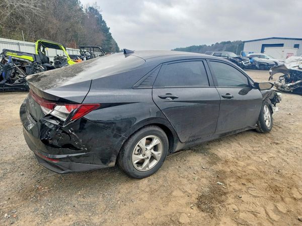 2023 HYUNDAI ELANTRA SE