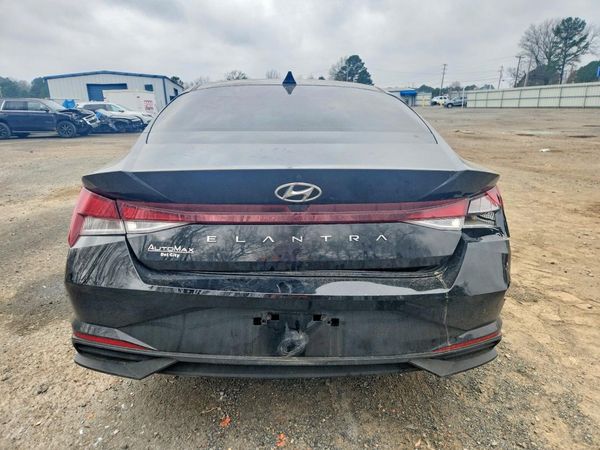 2023 HYUNDAI ELANTRA SE