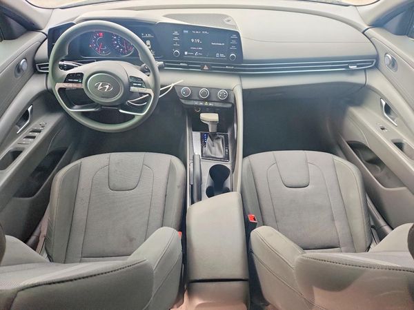 2023 HYUNDAI ELANTRA SE