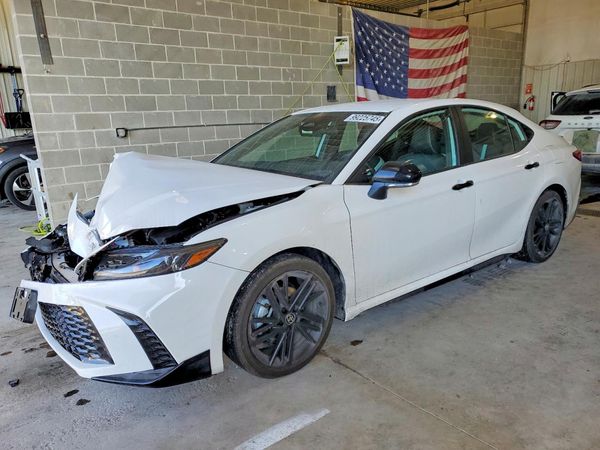 2026 TOYOTA CAMRY