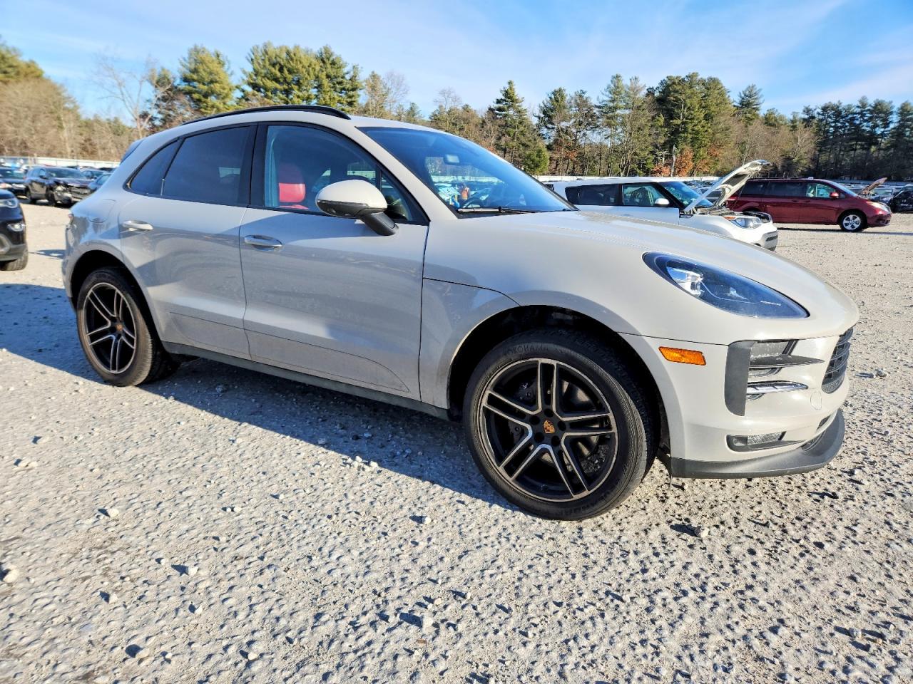 2021 PORSCHE MACAN Base