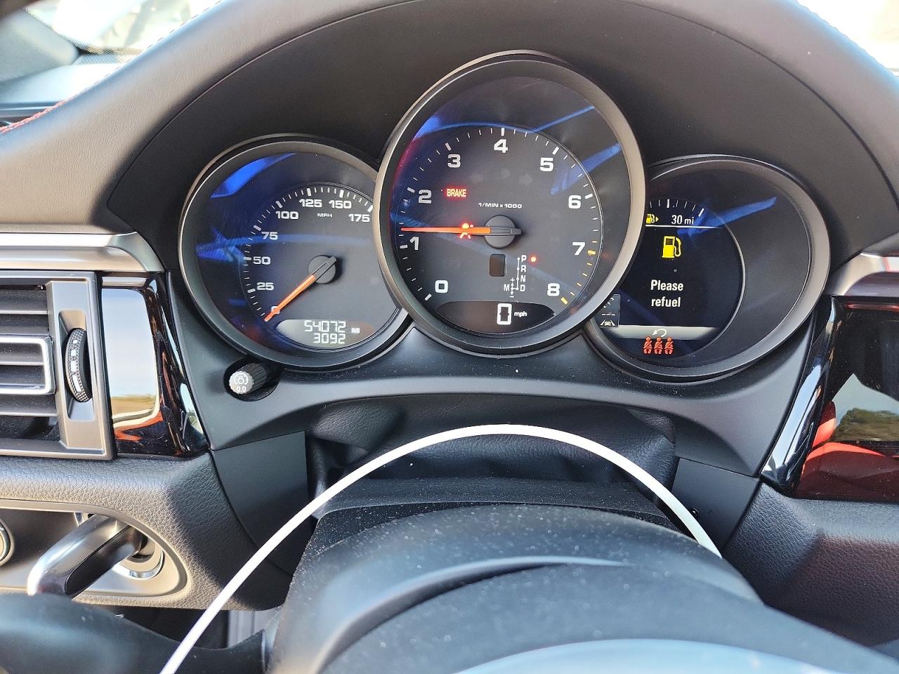 2021 PORSCHE MACAN Base