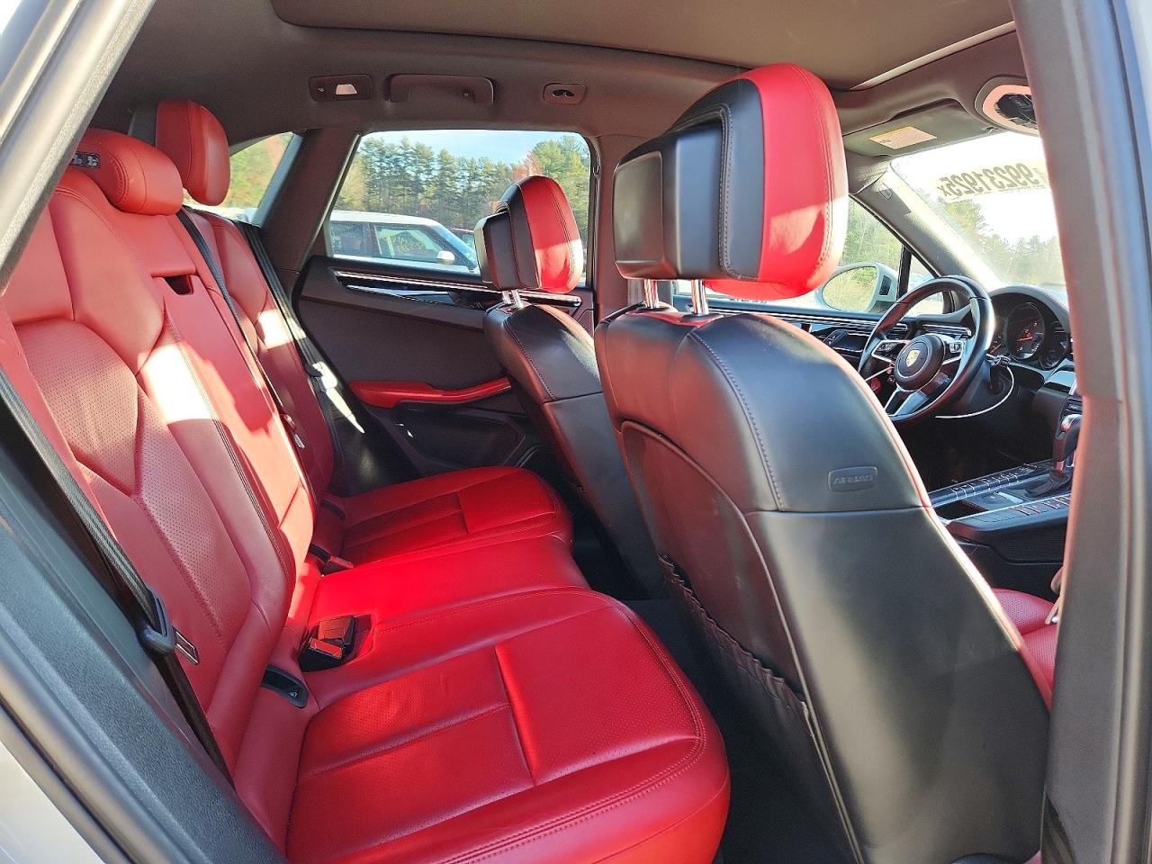2021 PORSCHE MACAN Base