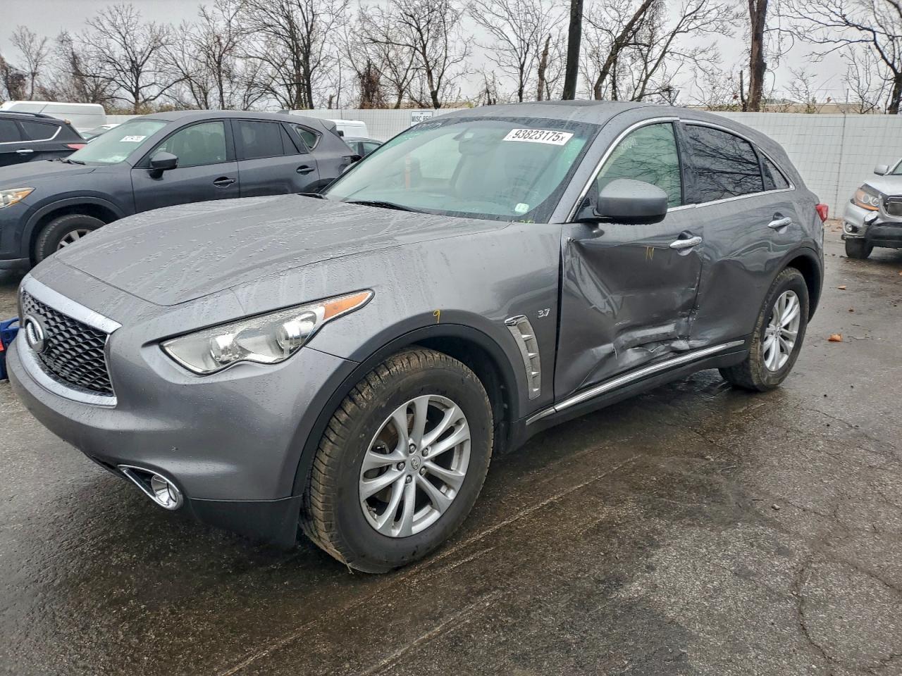 2017 INFINITI QX70