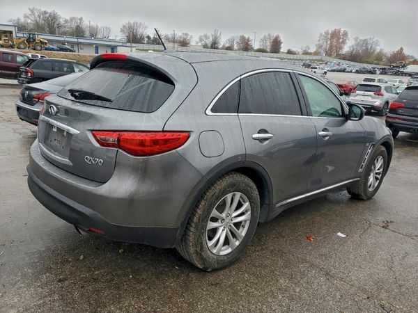 2017 INFINITI QX70