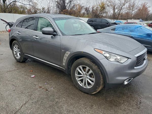 2017 INFINITI QX70