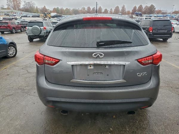 2017 INFINITI QX70