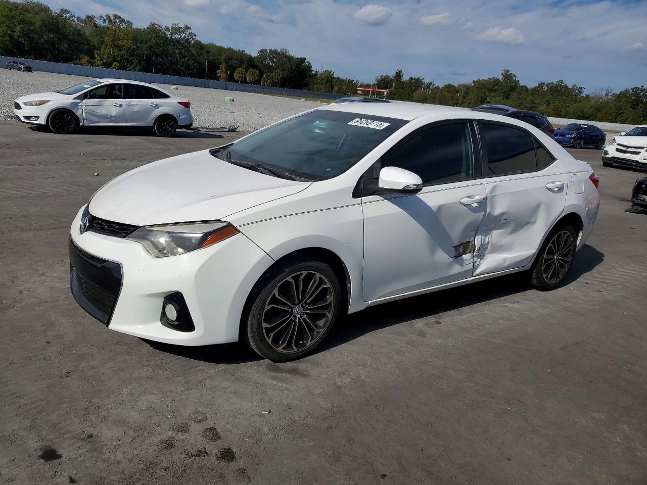 2015 TOYOTA COROLLA