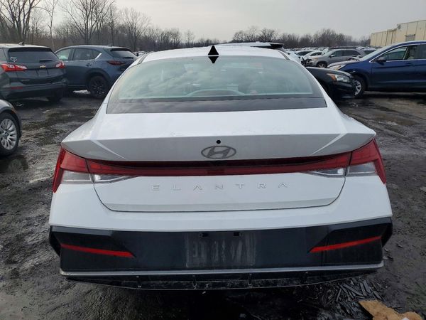 2025 HYUNDAI ELANTRA SEL Convenience