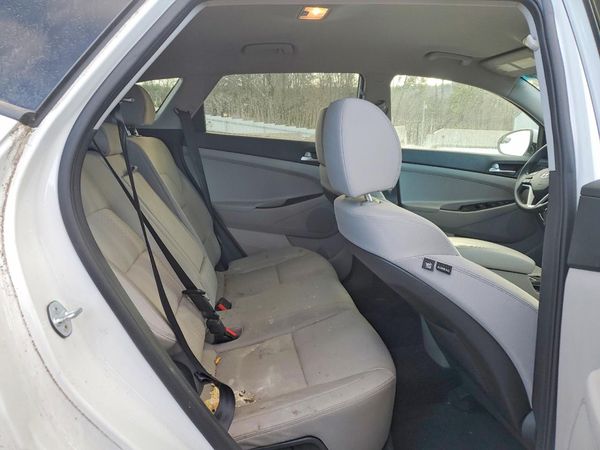 2020 HYUNDAI TUCSON SE