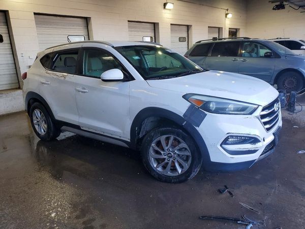 2017 HYUNDAI TUCSON — Passenger 3/4