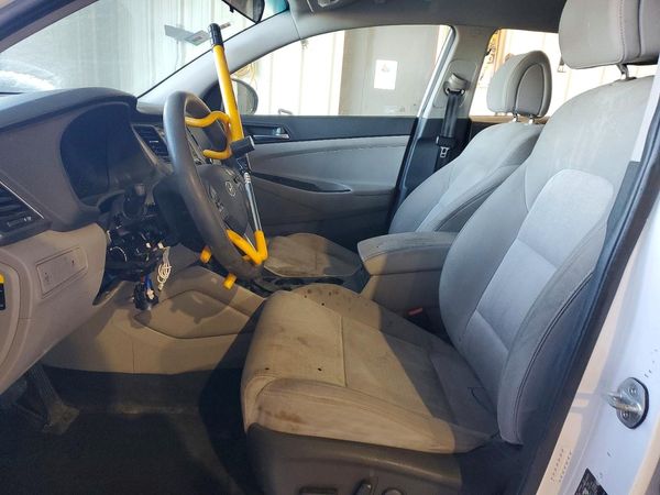 2017 HYUNDAI TUCSON — DENT