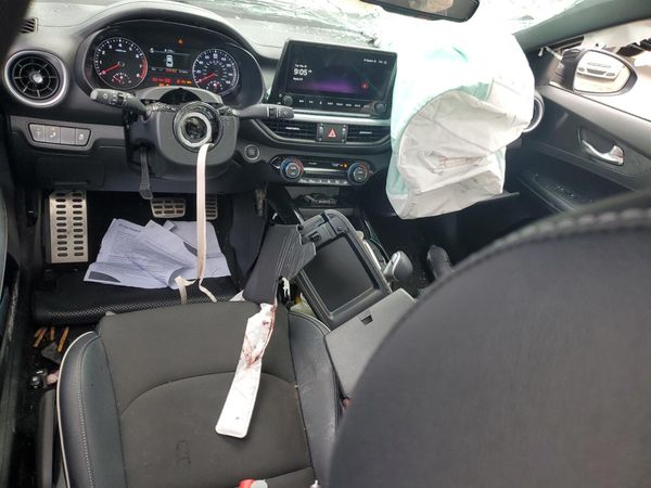 2023 KIA FORTE GT Line