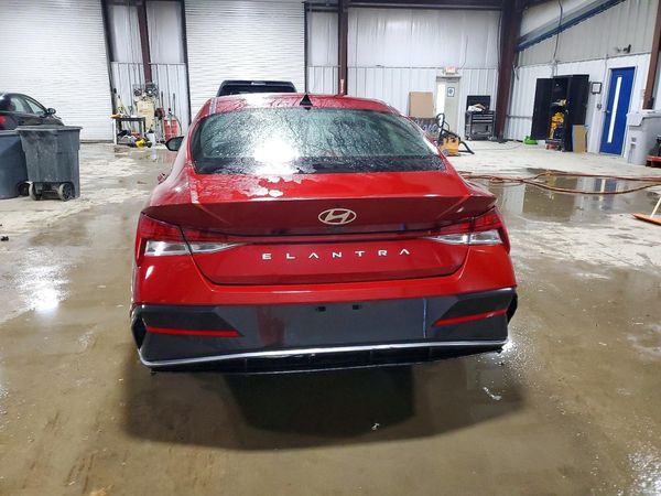 2024 HYUNDAI ELANTRA