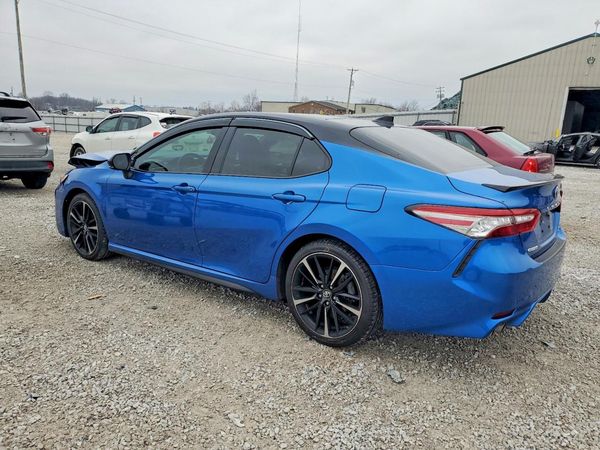 2018 TOYOTA CAMRY