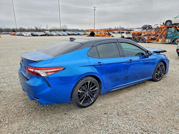 2018 TOYOTA CAMRY