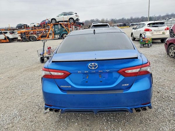 2018 TOYOTA CAMRY