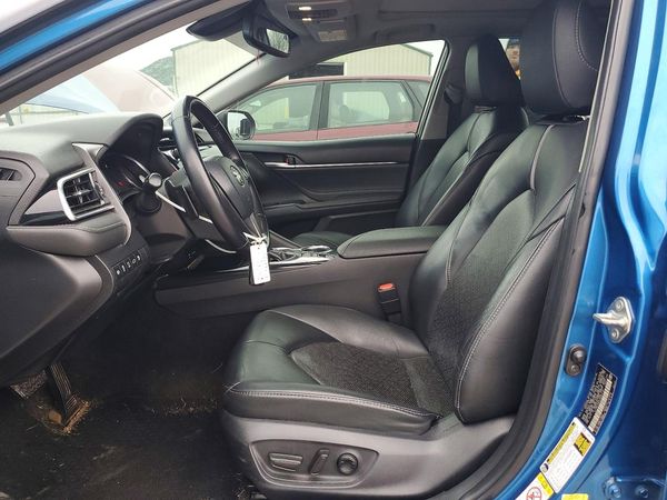 2018 TOYOTA CAMRY