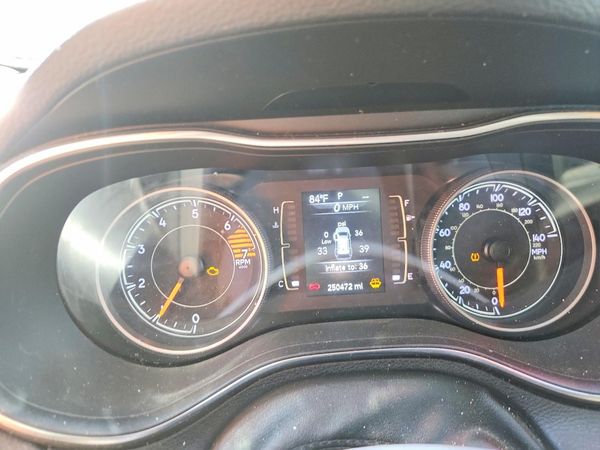 2019 JEEP CHEROKEE LATITUDE FWD