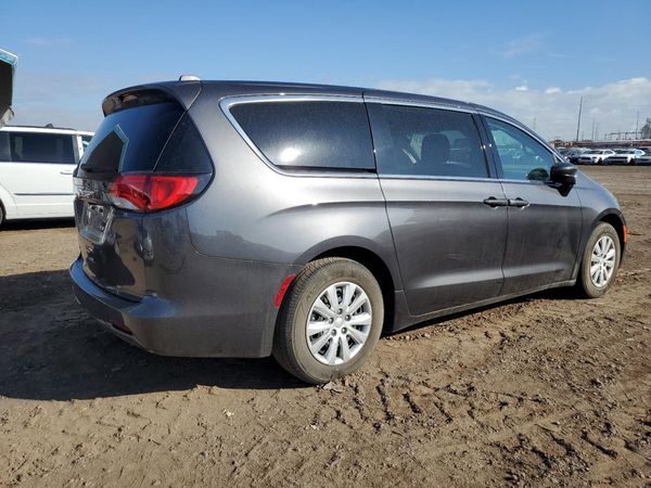 2021 CHRYSLER VOYAGER