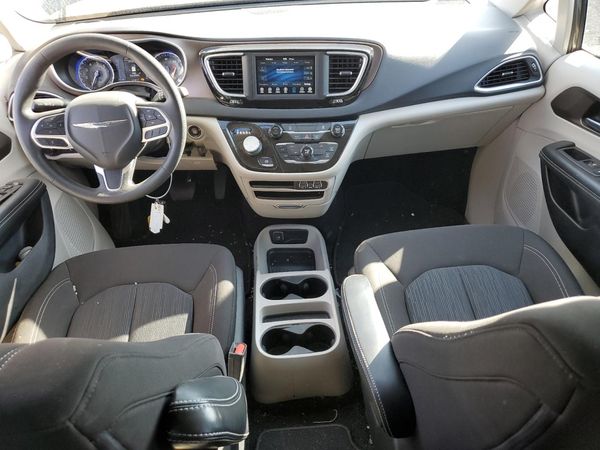 2021 CHRYSLER VOYAGER
