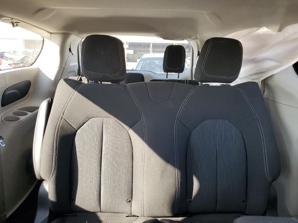 2021 CHRYSLER VOYAGER