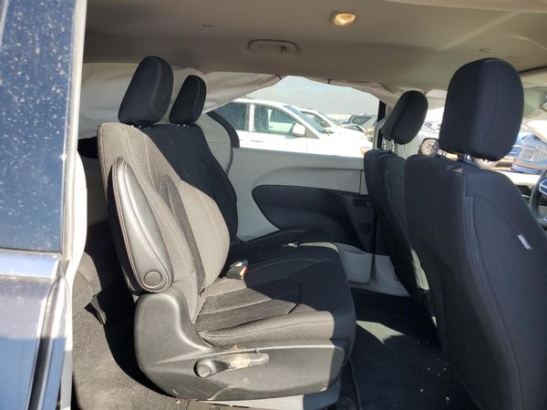 2021 CHRYSLER VOYAGER