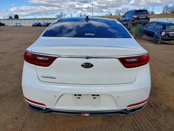 2017 KIA CADENZA