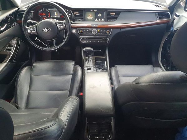 2017 KIA CADENZA