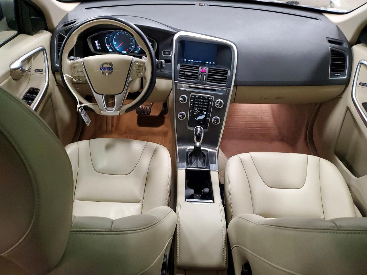 2015 VOLVO XC60 Premier (non R design)