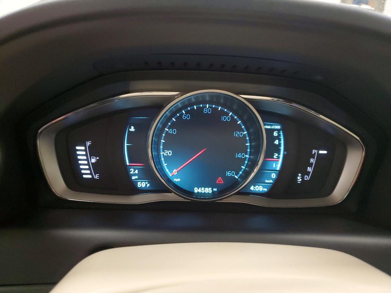 2015 VOLVO XC60 Premier (non R design)