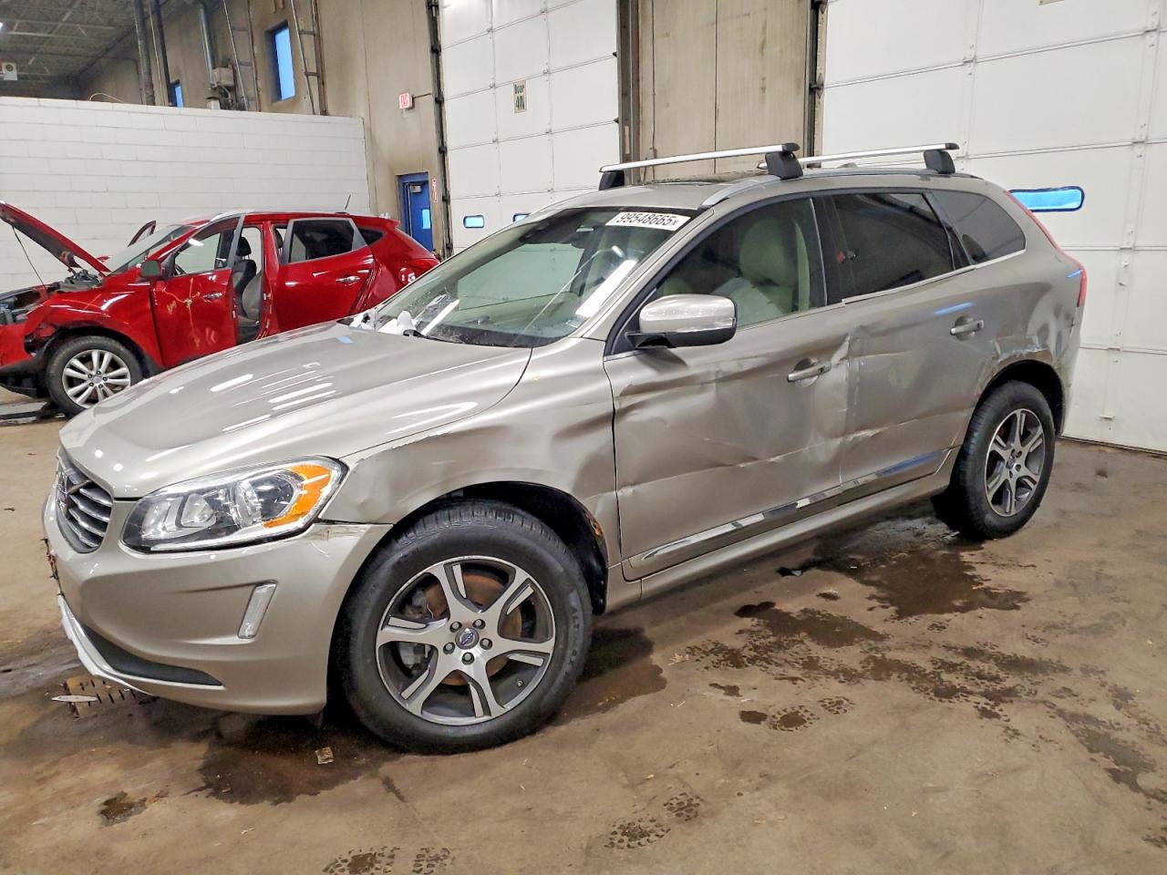 2015 VOLVO XC60 Premier (non R design)