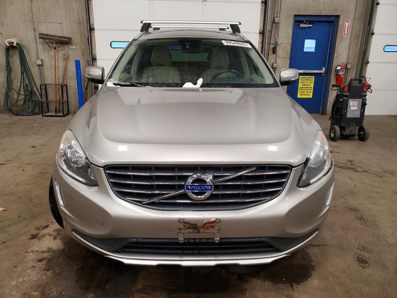2015 VOLVO XC60 Premier (non R design)