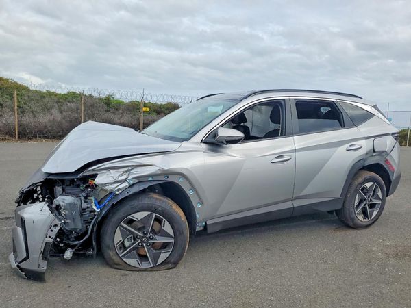 2025 HYUNDAI TUCSON SEL Convenience — Front 3/4