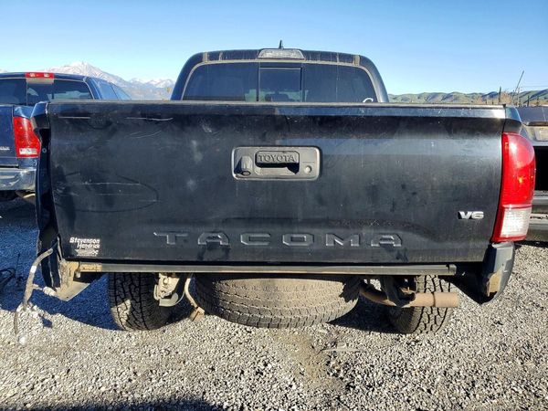 2017 TOYOTA TACOMA