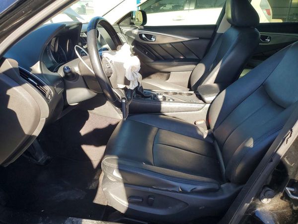2015 INFINITI Q50