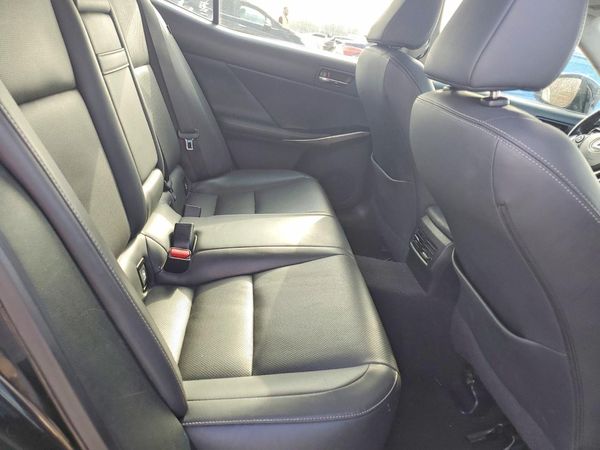 2015 LEXUS IS