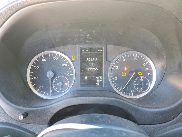 2019 MERCEDES-BENZ METRIS