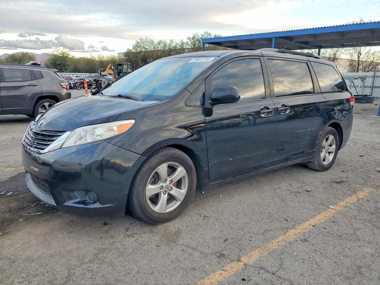2013 TOYOTA SIENNA