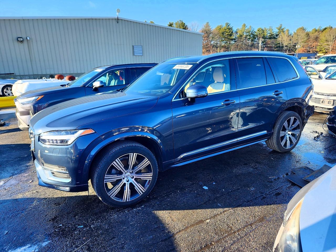 2022 VOLVO XC90