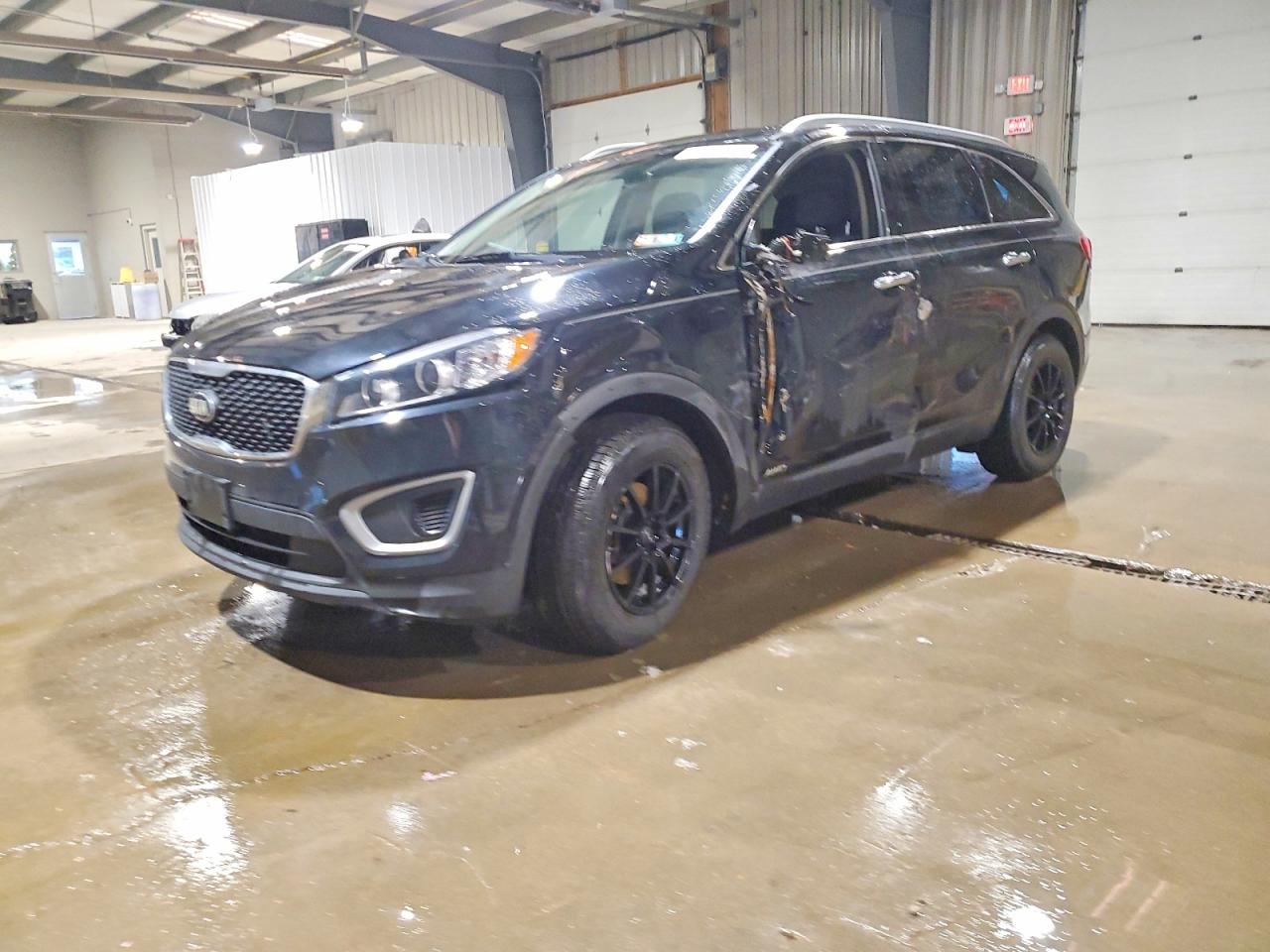 2017 KIA SORENTO L, LX